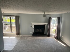 423 Harbour Point in Virginia Beach, VA - Building Photo - Building Photo