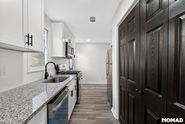 property at 1262 Kenilworth Dr SW