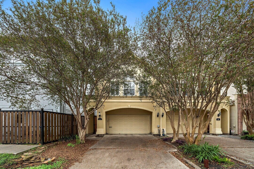 620 Detering St in Houston, TX - Building Photo