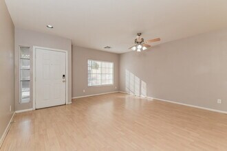 896 Eureka Falls Ct in Henderson, NV - Building Photo - Building Photo