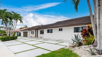 2140 SW 139th Ave in Miami, FL - Foto de edificio - Building Photo
