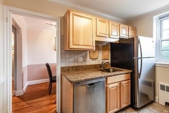21 Englewood Ave, Unit 5 in Brookline, MA - Building Photo - Building Photo