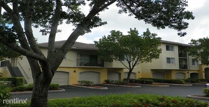 4163 N Haverhill Rd-Unit -Unit 2000 in West Palm Beach, FL - Foto de edificio - Building Photo