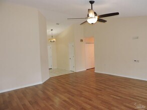 2319 Brightview Pl in Gonzalez, FL - Building Photo - Building Photo