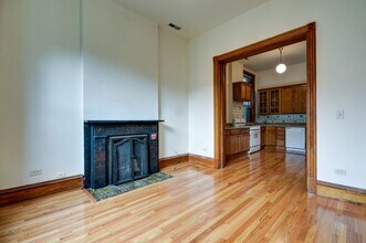 2247 N Lincoln Ave, Unit 3 in Chicago, IL - Building Photo - Building Photo