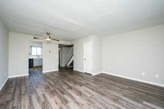 Blackhawk Apartments in Fort Wayne, IN - Building Photo - Interior Photo