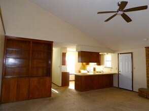 813 SW Chaucer Dr in Lawton, OK - Building Photo - Building Photo