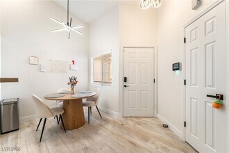 3320 S Fort Apache Rd in Las Vegas, NV - Foto de edificio - Building Photo