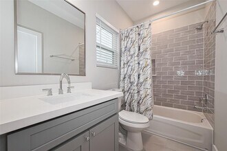 8113 Esther Acres Ln in Houston, TX - Building Photo - Building Photo