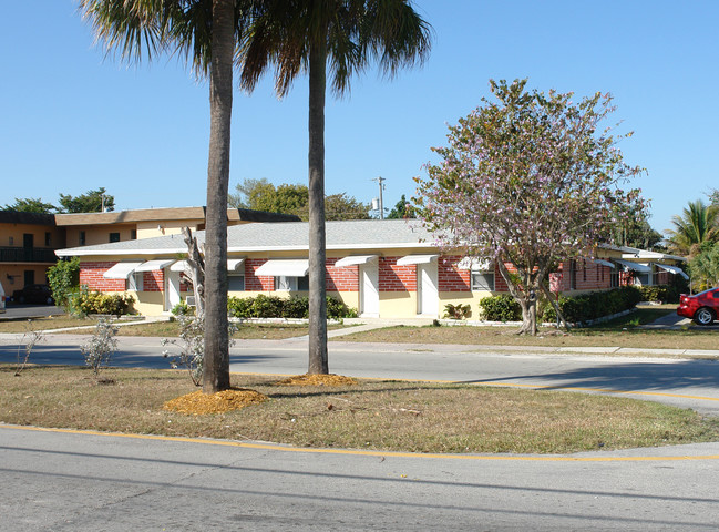 112 NW 10th St in Homestead, FL - Foto de edificio - Building Photo