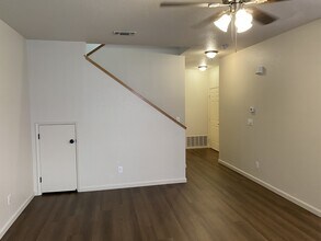 2901 Snyder Ave in Modesto, CA - Building Photo - Building Photo