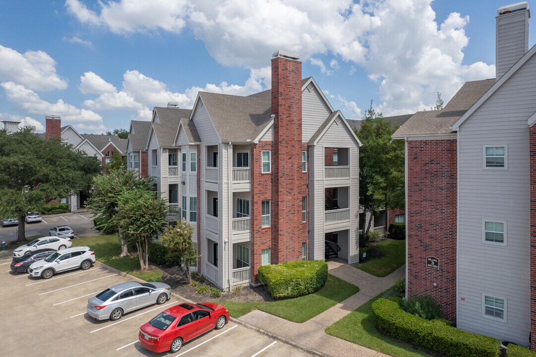 City Plaza Condominiums in Houston, TX - Foto de edificio