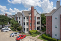 City Plaza Condominiums in Houston, TX - Foto de edificio - Primary Photo