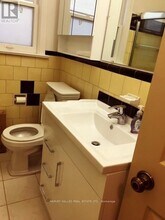 222 Joicey Blvd in Toronto, ON - Building Photo - Building Photo