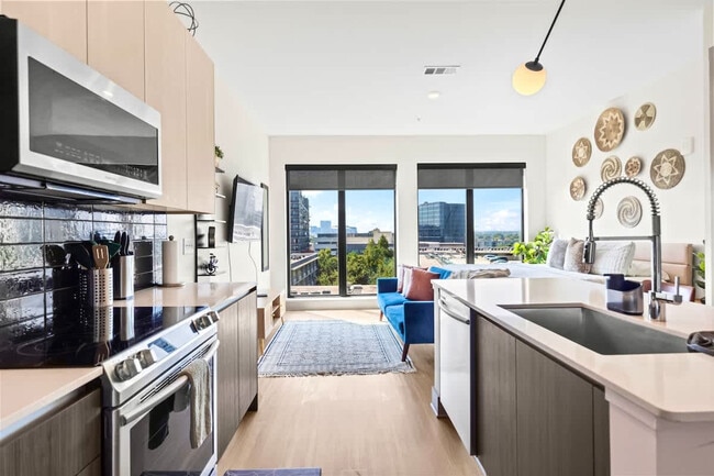 1055 Brady Ave NW in Atlanta, GA - Building Photo - Building Photo