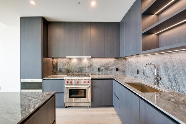 610 Davis St, Unit 4502 in Austin, TX - Building Photo - Building Photo