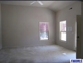 1926 Beechmont Dr in Fort Wayne, IN - Foto de edificio - Building Photo