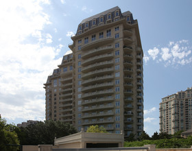 The Vendome on Turtle Creek in Dallas, TX - Building Photo - Building Photo