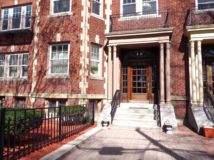 18 Dean Rd in Brookline, MA - Building Photo