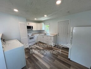 43 Diana Ln W in Fairborn, OH - Building Photo - Building Photo
