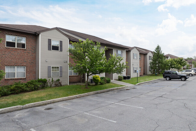 Willowbrook Terrace Apartments in Niskayuna, NY - Building Photo - Building Photo