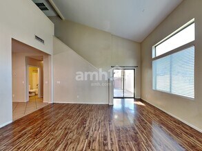 8220 W Forest Grove Ave in Phoenix, AZ - Building Photo - Building Photo