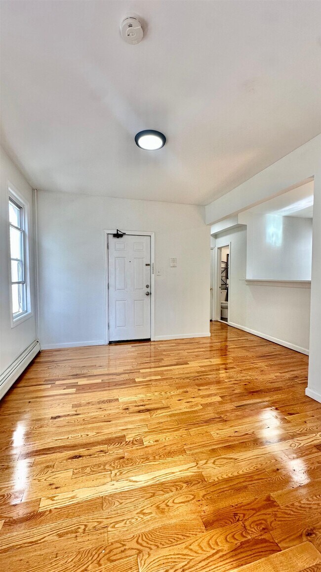 245 Duncan Ave in Jersey City, NJ - Building Photo - Building Photo