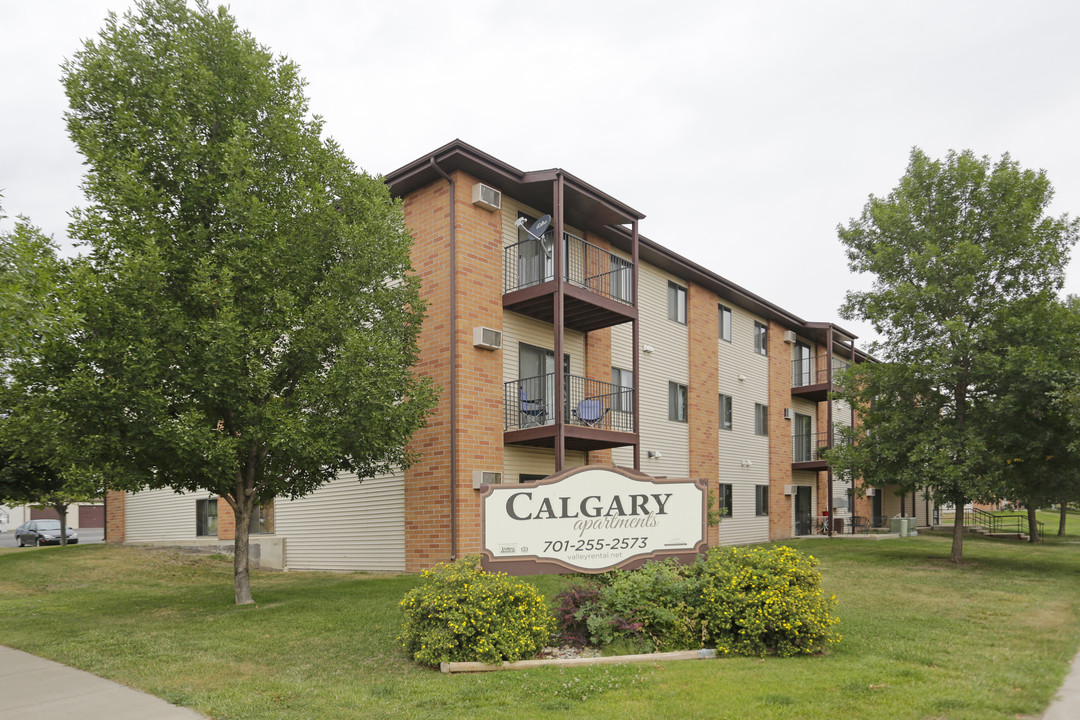 Calgary Apartments in Bismarck, ND - Building Photo