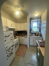 2520 N Sawyer Ave, Unit 3C in Chicago, IL - Foto de edificio - Building Photo