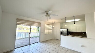 10911 NW 79th St in Doral, FL - Building Photo - Building Photo