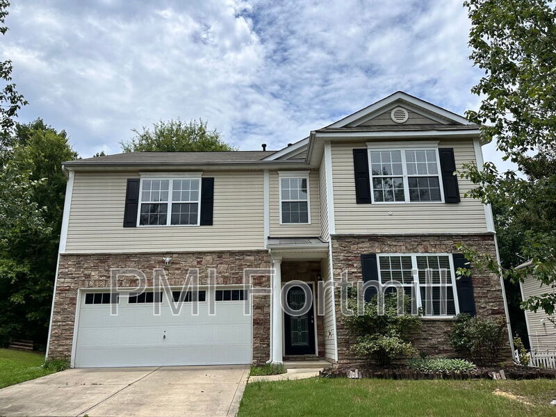 1147 Spicewood Pines Rd in Fort Mill, SC - Building Photo