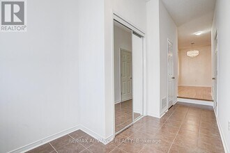 137 Laramie Crescent in Vaughan, ON - Building Photo - Building Photo