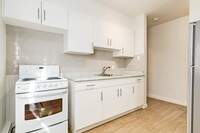 Alexandria Apartments in Edmonton, AB - Building Photo - Building Photo