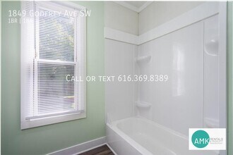1849 Godfrey Ave SW in Wyoming, MI - Building Photo - Building Photo