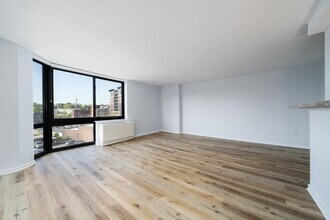 700 GROVE St in Jersey City, NJ - Building Photo - Building Photo