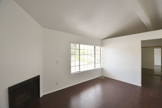 5744 Colfax Ave in Los Angeles, CA - Building Photo - Building Photo