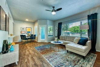 Galleria Palms in Tempe, AZ - Foto de edificio - Building Photo