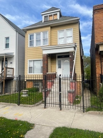 property at 6041 S Loomis Blvd