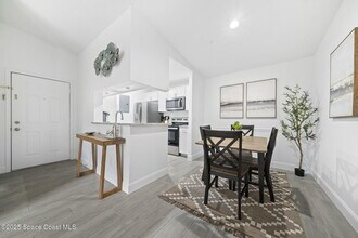 7667 N Wickham Rd in Melbourne, FL - Building Photo - Building Photo