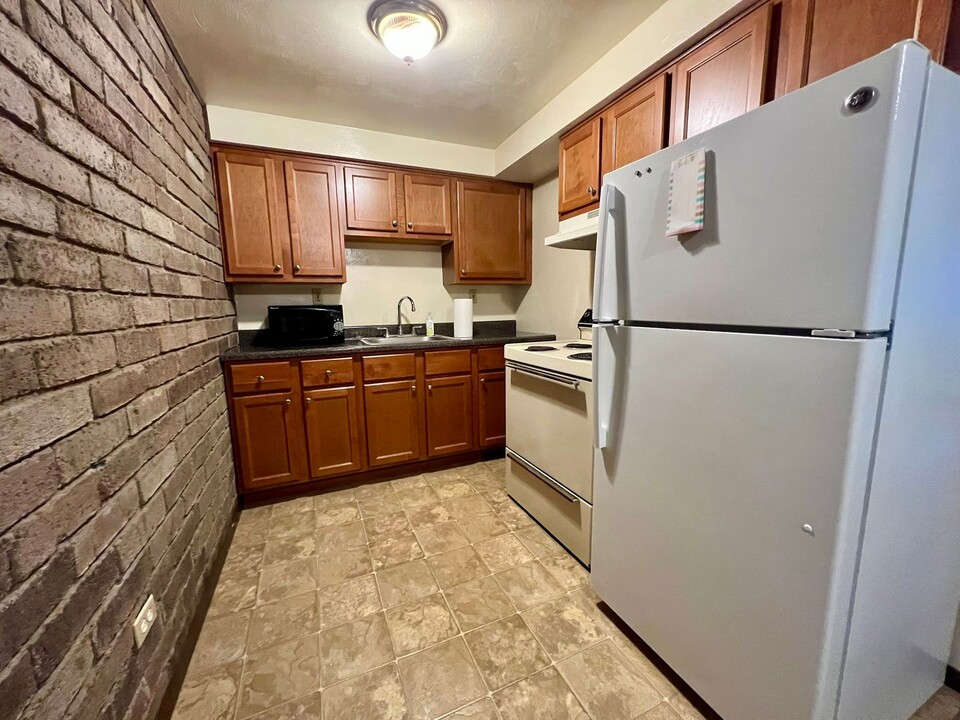 406 Kellywood Manor in New Kensington, PA - Building Photo