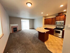 747-747 SE Tampa St in Camas, WA - Building Photo - Building Photo