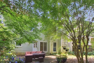 2979 Rosebrook Dr in Decatur, GA - Foto de edificio - Building Photo