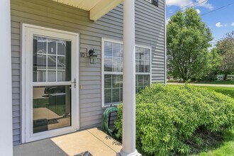 103 Yorkminster Ln, Unit 10 in Savoy, IL - Building Photo - Building Photo
