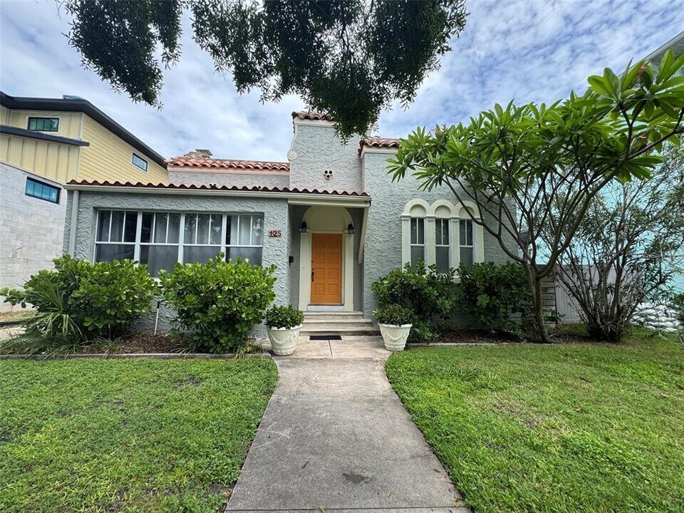 125 Adalia Ave in Tampa, FL - Building Photo