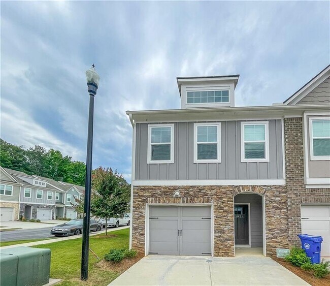 6423 Shalks Xing Dr in Lithonia, GA - Building Photo - Building Photo