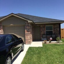 1106 Barbara Jordan St in Killeen, TX - Building Photo - Building Photo