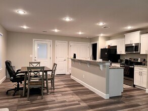 2211 S Pearl Ave in Joplin, MO - Building Photo - Building Photo