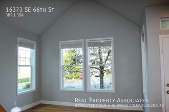 16373 SE 66th St in Bellevue, WA - Building Photo - Building Photo