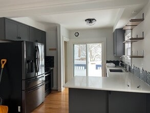 1316 Benjamin Ave SE in Grand Rapids, MI - Foto de edificio - Building Photo