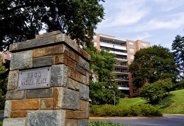 Watson Place in Washington, DC - Foto de edificio